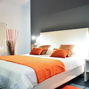 Aparthotel Living ***