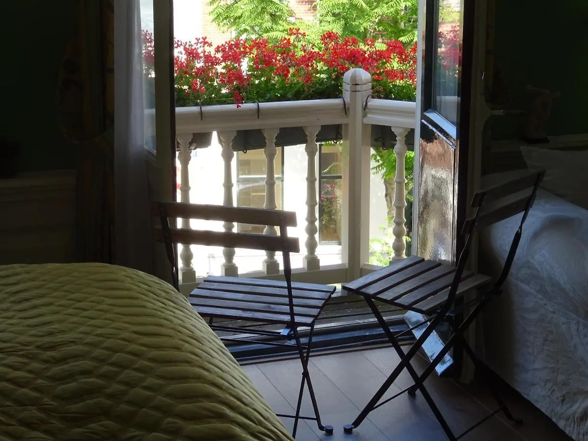Bed & Breakfast Emma'S B&B Haag